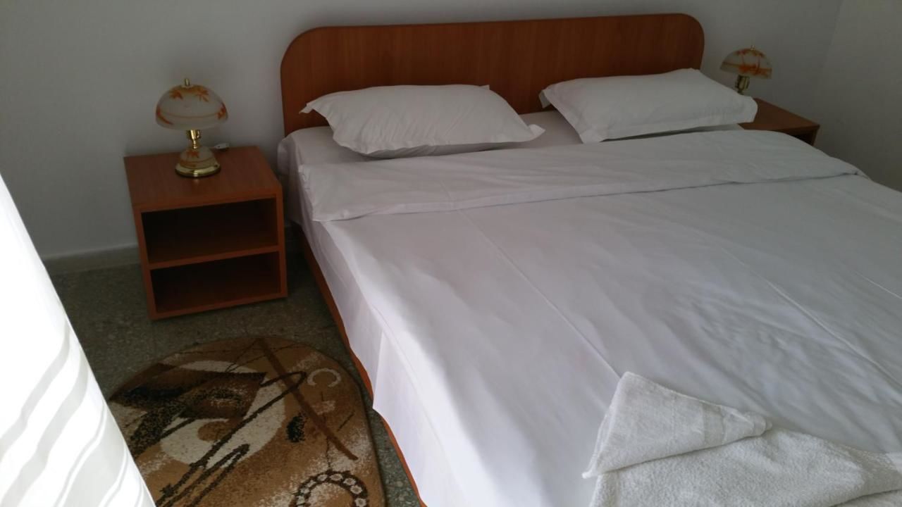 Отель Hotel Sanda Венус-13