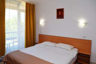 Отель Hotel Sanda Венус Двухместный номер с 1 кроватью или 2 отдельными кроватями и балконом-3
