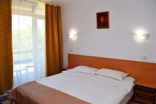 Отель Hotel Sanda Венус Двухместный номер с 1 кроватью или 2 отдельными кроватями и балконом-5